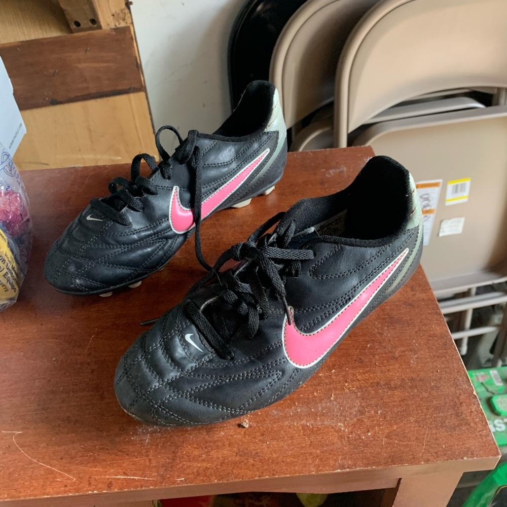 Girls soccer shoes